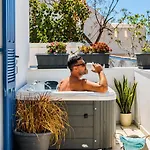Blue Heart Luxury Ξενοδοχείο με διαμερίσματα 3*